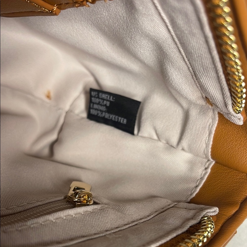 Faux Straw look PU  Cream and Tan Crossbody Bag with 2 removable straps - Picture 6 of 13